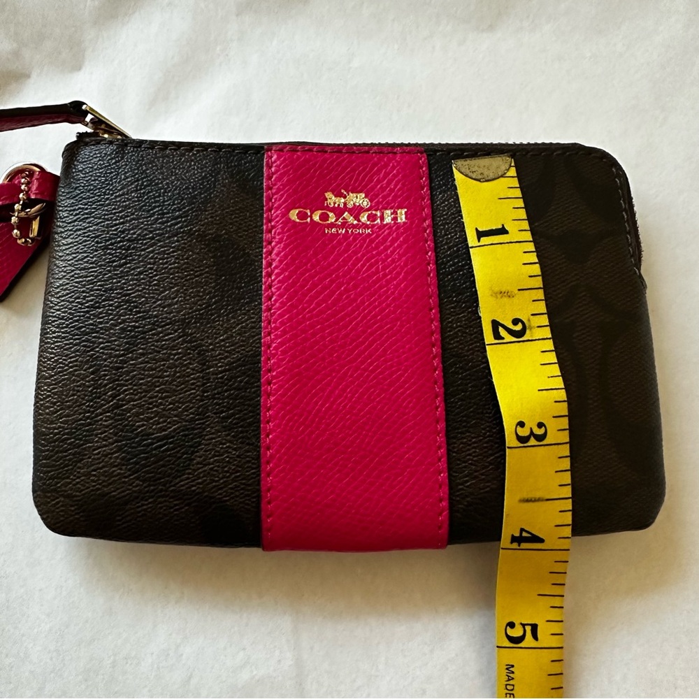 Coach Corner Zip Signature Canvas Brown Pink Wristlet - Picture 6 of 7